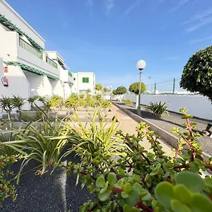 https://las-mimosas-puerto-del-carmen-lanzarote-35510.in-canary-islands.com